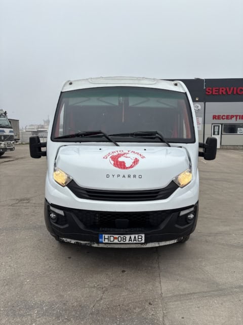 Microbuz 20 de locuri echipat complet pentru curse ocazionale