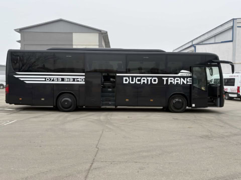 Autocar Setra negru de 50 de locuri Ducato Trans, din profil